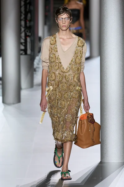 Look 13